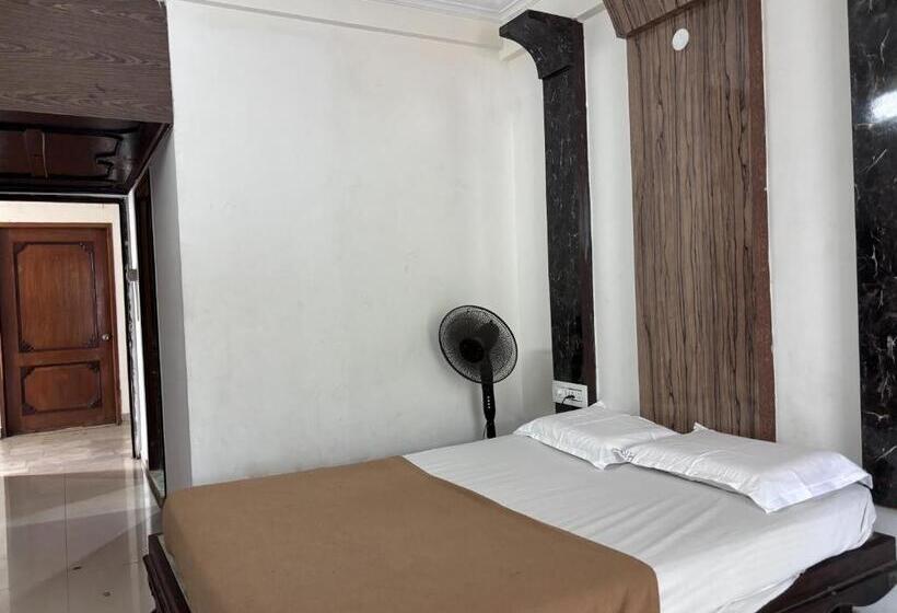 Staymaker Hotel Raj Empire