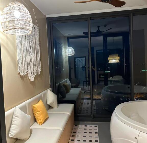 503 Edge芭提雅25层正海景大二房二厅二卫, 沙滩+步行街+购物中心