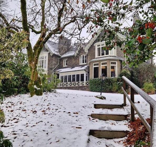 Ambleside Manor   Vegetarian B&b