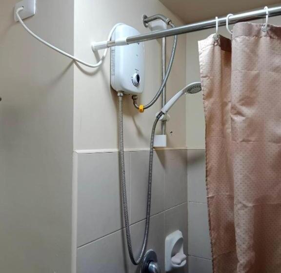 Avida Atria T2 H,5mins To Sm City And Plazuela De Iloilo ,2mins To S&r