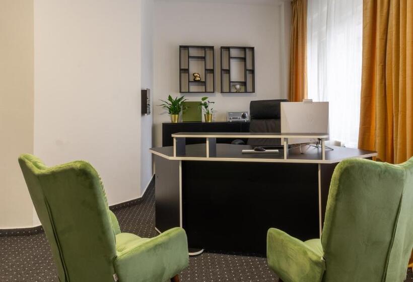 Bed And Breakfast 33