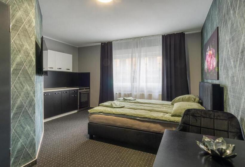 Bed And Breakfast 33