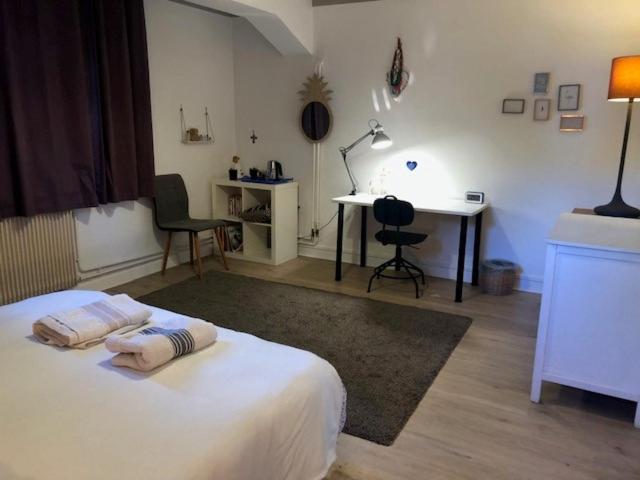 مبيت وإفطار Agréable Chambre Avec Salle De Bain Privative