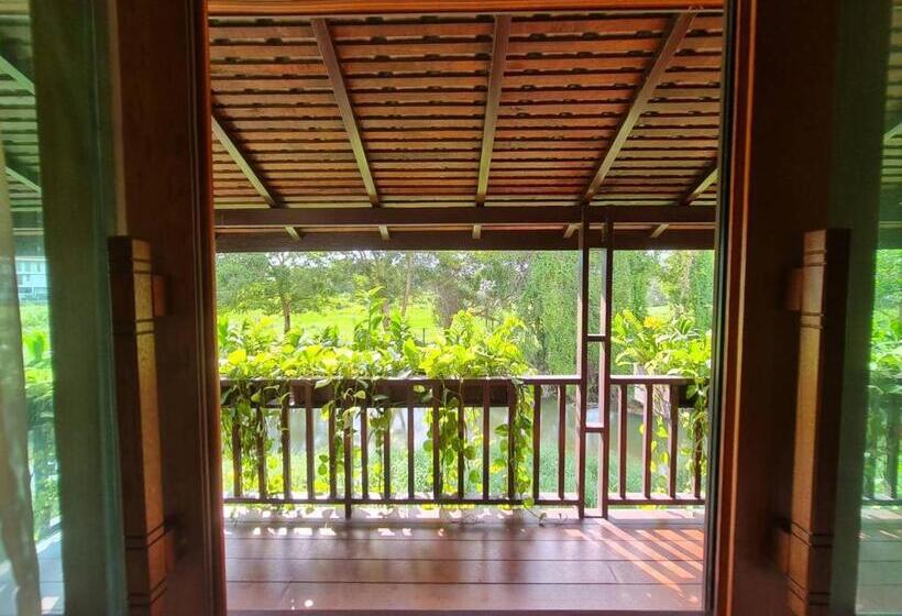 Bed and Breakfast Baan Ati Resort & Spa