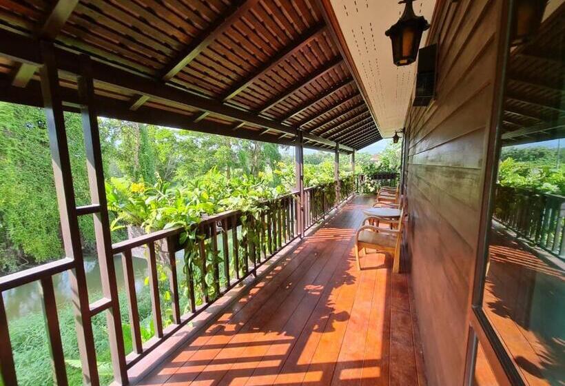 Bed and Breakfast Baan Ati Resort & Spa