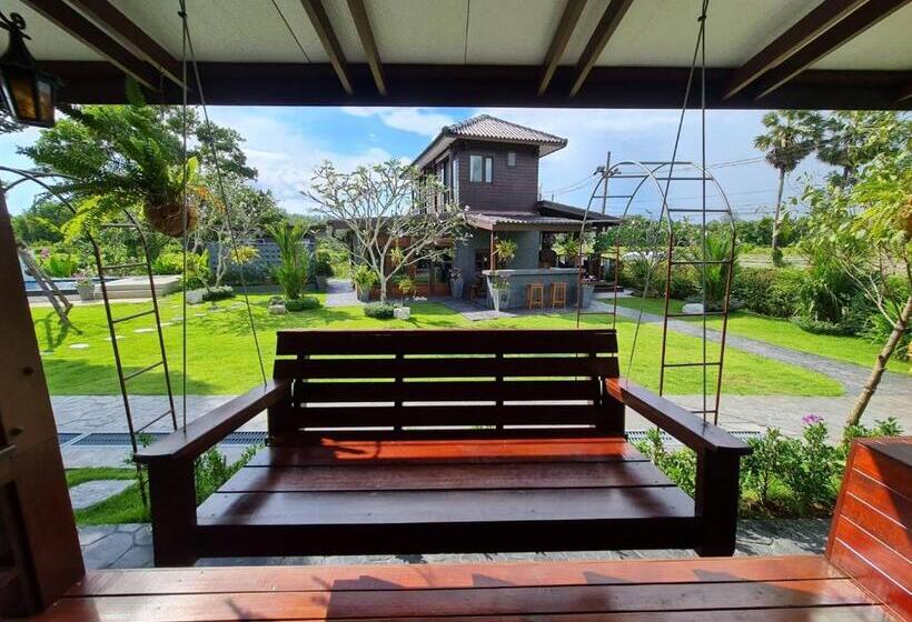 Bed and Breakfast Baan Ati Resort & Spa