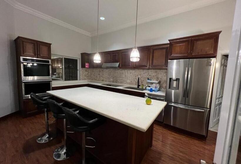 تختخواب و صبحانه Cozy Hill Gardens