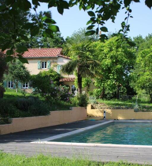 Bed and Breakfast Domaine De Calabel