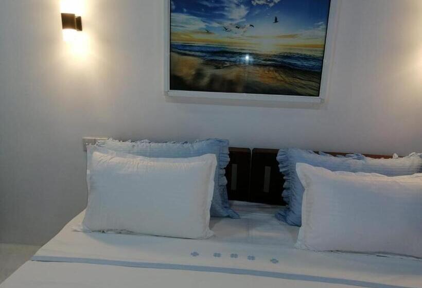 مبيت وإفطار Jennifer S Villa