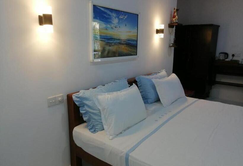 مبيت وإفطار Jennifer S Villa