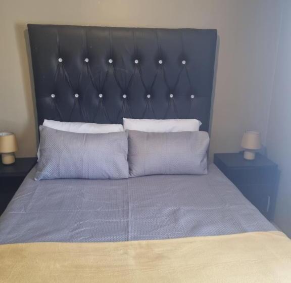 Bed and Breakfast Number 7