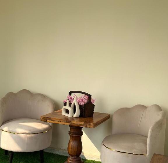 تختخواب و صبحانه Shamiyana Rooftop