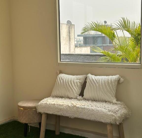 تختخواب و صبحانه Shamiyana Rooftop