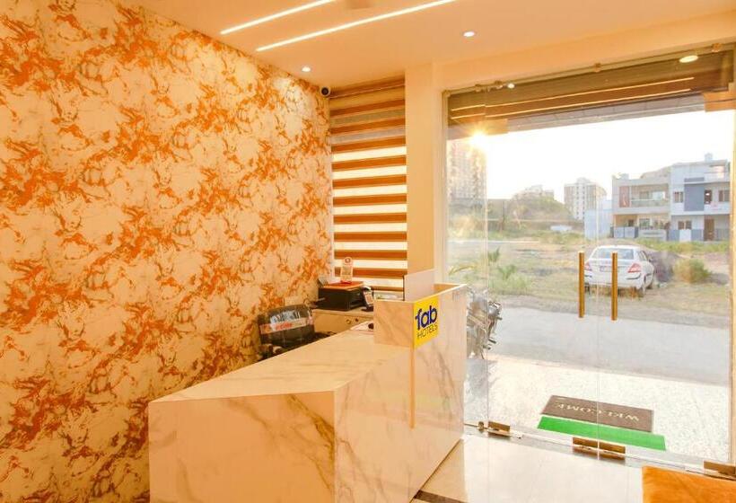 Fabhotel The Gravity Inn