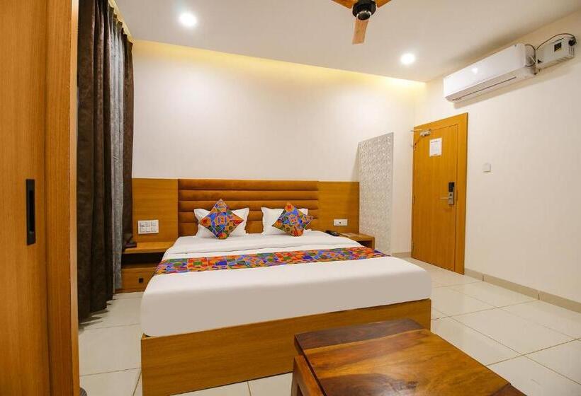 Fabhotel The Gravity Inn