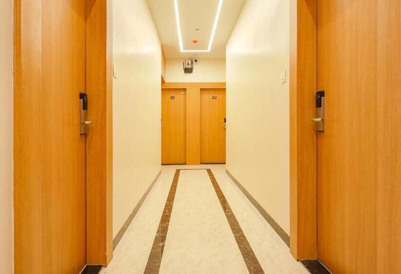 Fabhotel The Gravity Inn