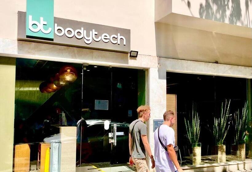 Flat Novo E Reformado Ao Lado Da Praia De Ipanema!