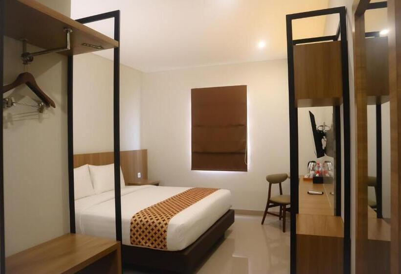 Front One Hotel Gombong