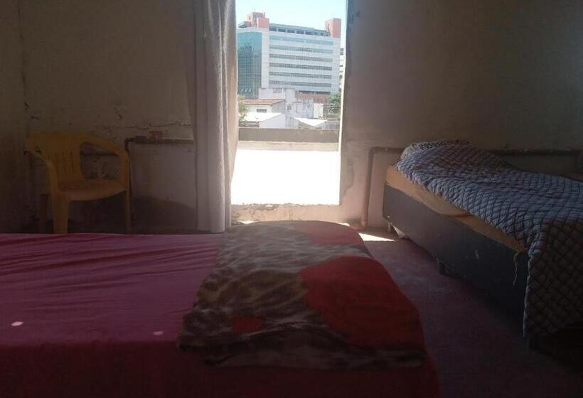 Hostel Leonardo