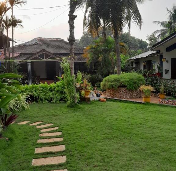 Отель Atharva Holiday Homes