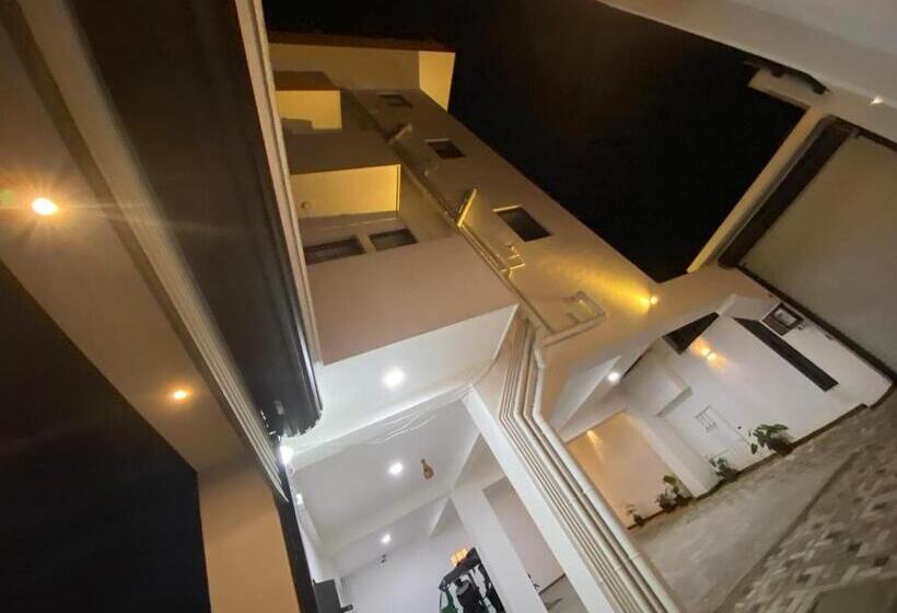 Отель Aurelia Inn