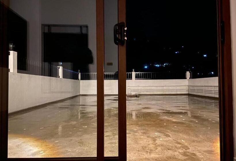 Отель Aurelia Inn