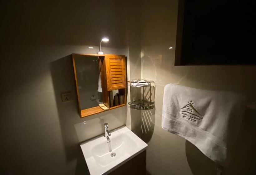 Отель Aurelia Inn