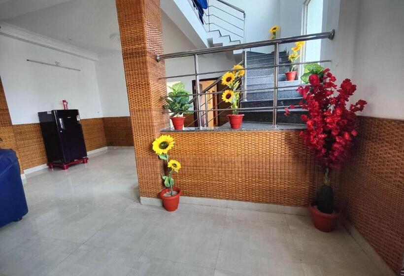 Отель Banana Beach Apartment