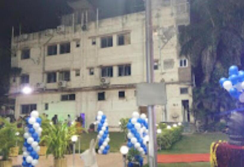 酒店 Blue Paradise Chandrapur