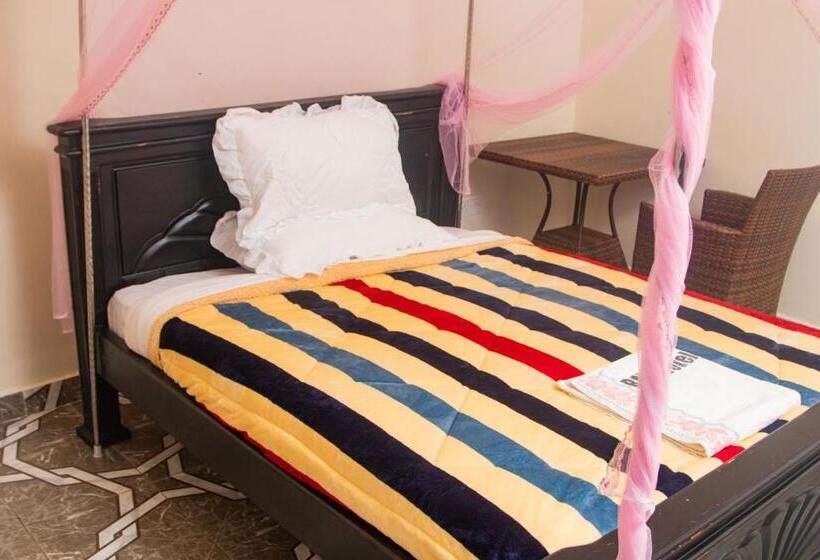 هتل Buvuma Island Beach