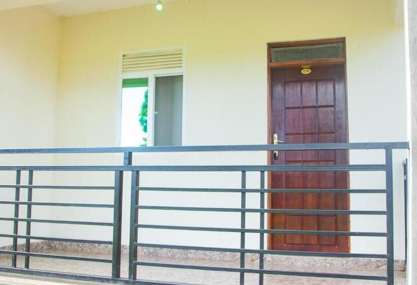 هتل Buvuma Island Beach