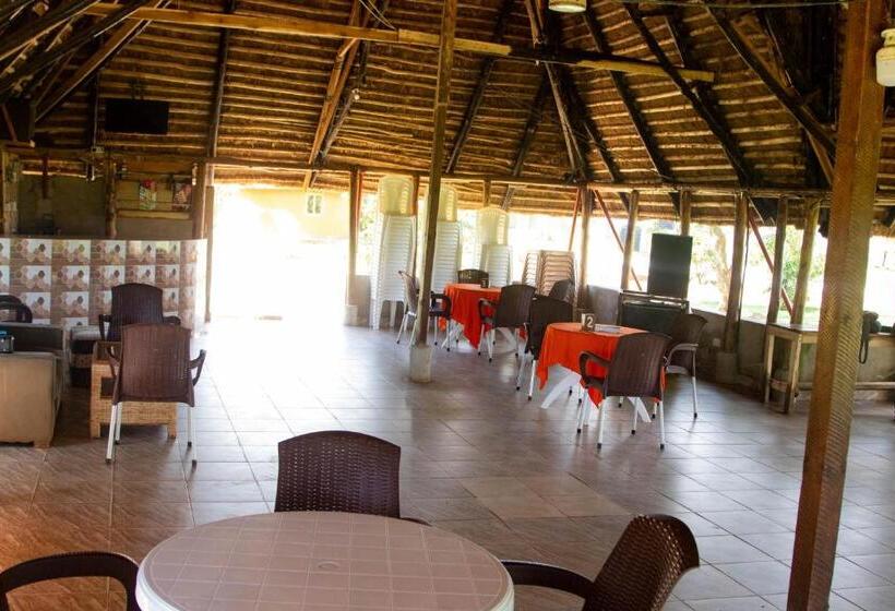 هتل Buvuma Island Beach