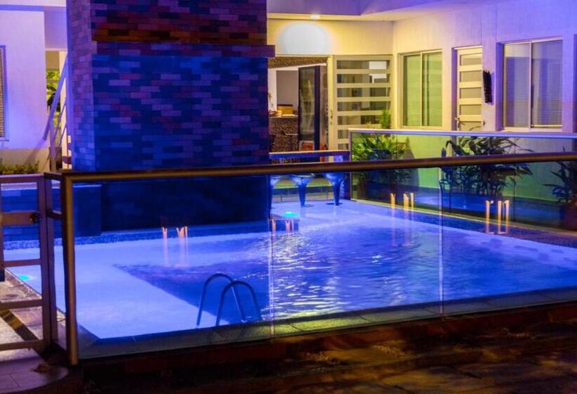 Отель Casa Donama