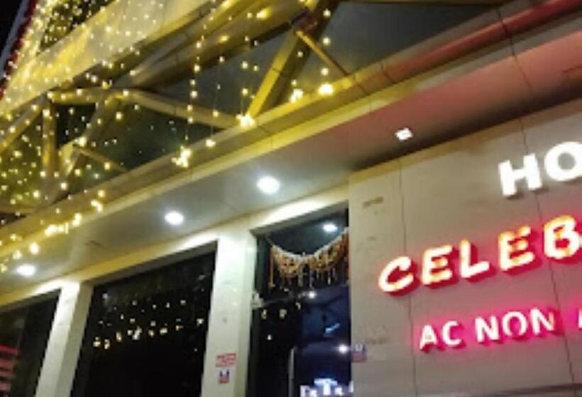 בית מלון כפרי Celebration Bar And Restaurant Maharashtra