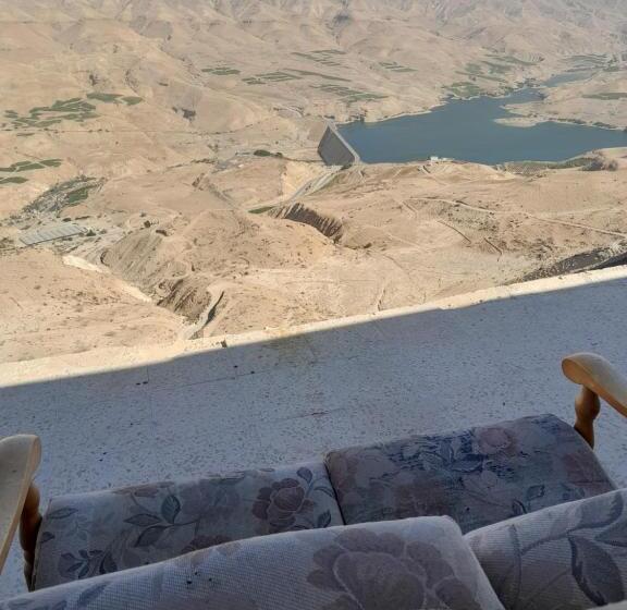 هتل کپسول Sami Coffee And Rest