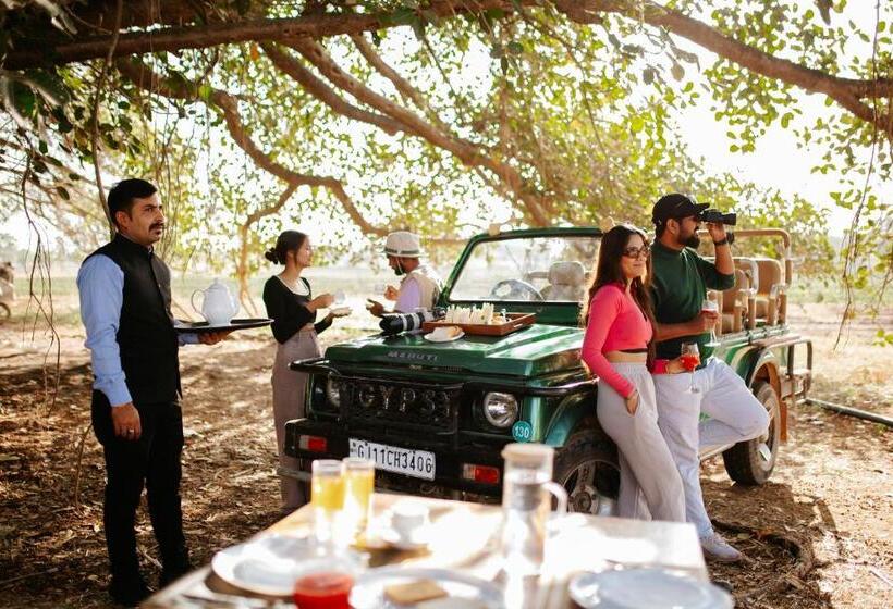 فندق Daksh Eden Greenz  A Luxury Resort In Sasan Gir