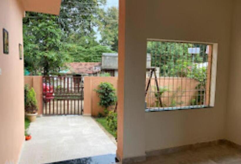 בית מלון כפרי Erisha Tadoba Chandrapur