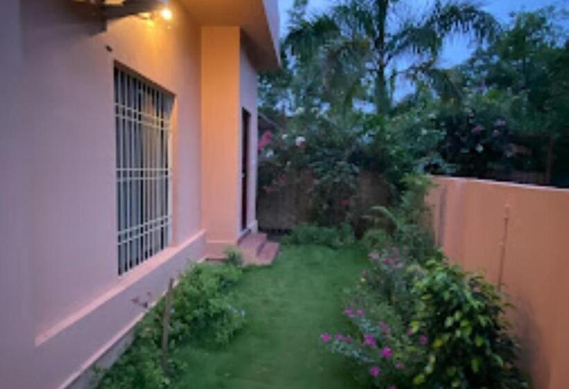 בית מלון כפרי Erisha Tadoba Chandrapur