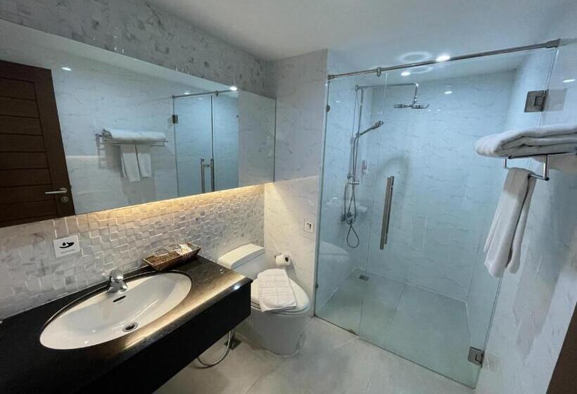 Szálloda Golden Dragon Beach Resort โกลเด้น ดราก้อน บีช รีสอร์ท