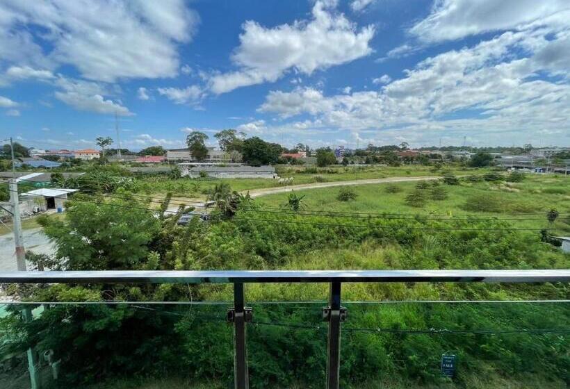 Szálloda Golden Dragon Beach Resort โกลเด้น ดราก้อน บีช รีสอร์ท