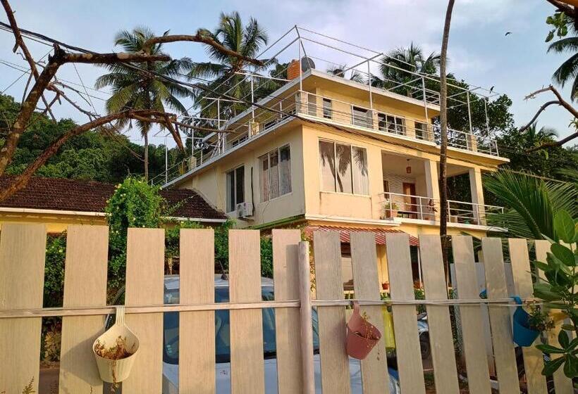 Отель Gs Home Deluxe Super Sea And Garden View Apartment