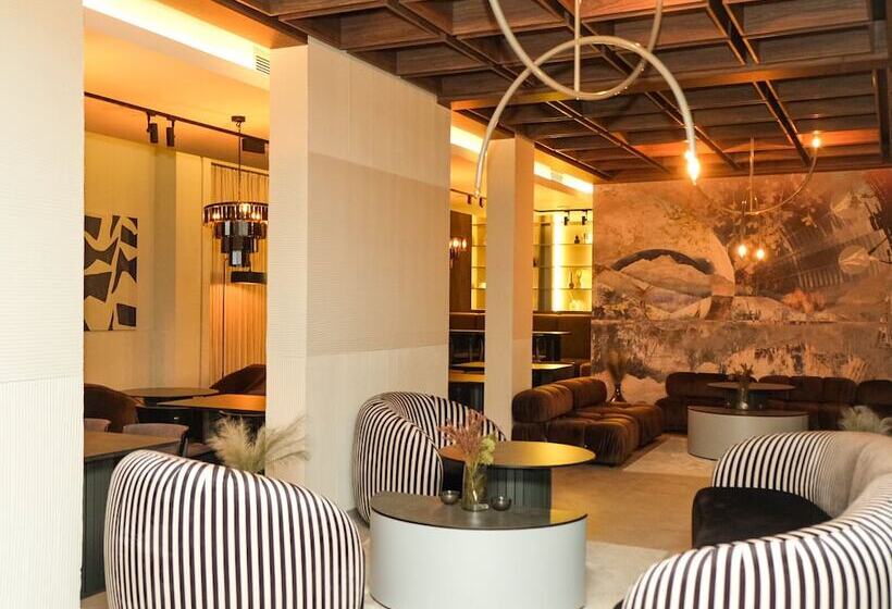 هتل Harmonia Palace