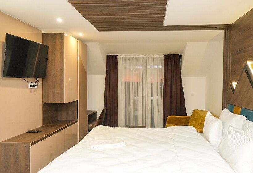 هتل Harmonia Palace