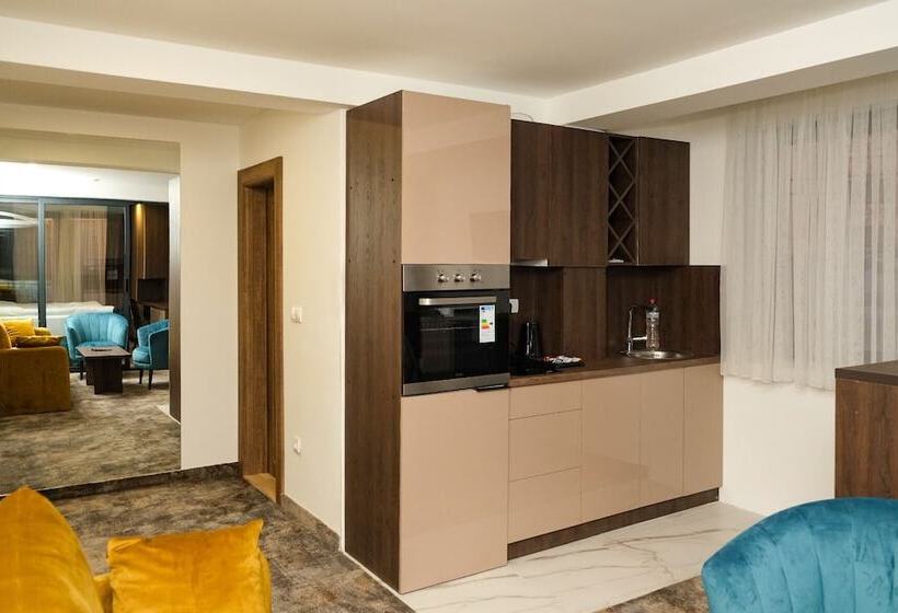 هتل Harmonia Palace