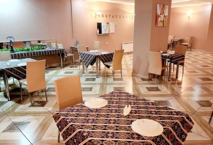 هتل Khatai Ariva Center