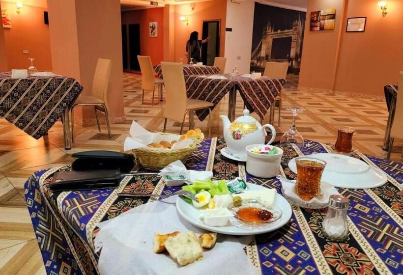 هتل Khatai Ariva Center