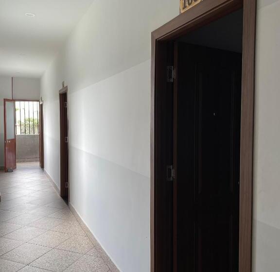 هتل Khách Sạn 179 Bình Dương