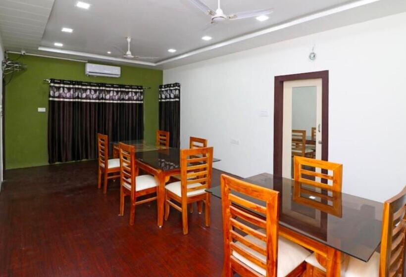 فندق Krishana Raipur