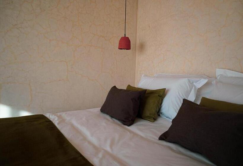 ホテル Loued Surf Lodge