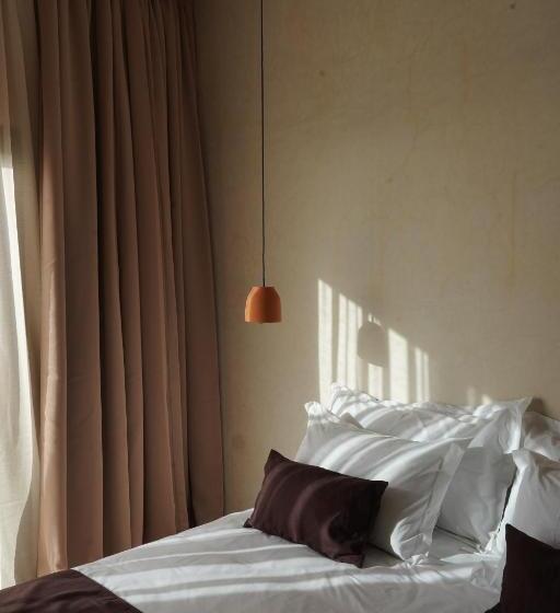 ホテル Loued Surf Lodge